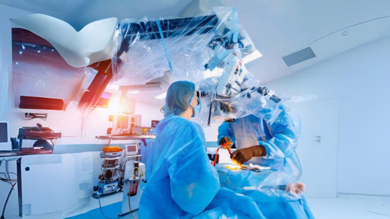 Microscopic spine surgery treatment by spine specialist in Noida